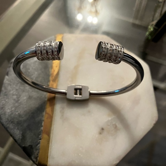 Elegant Silver Bracelet with Crystal Accents. very elegant No one will know. - Picture 6 of 6